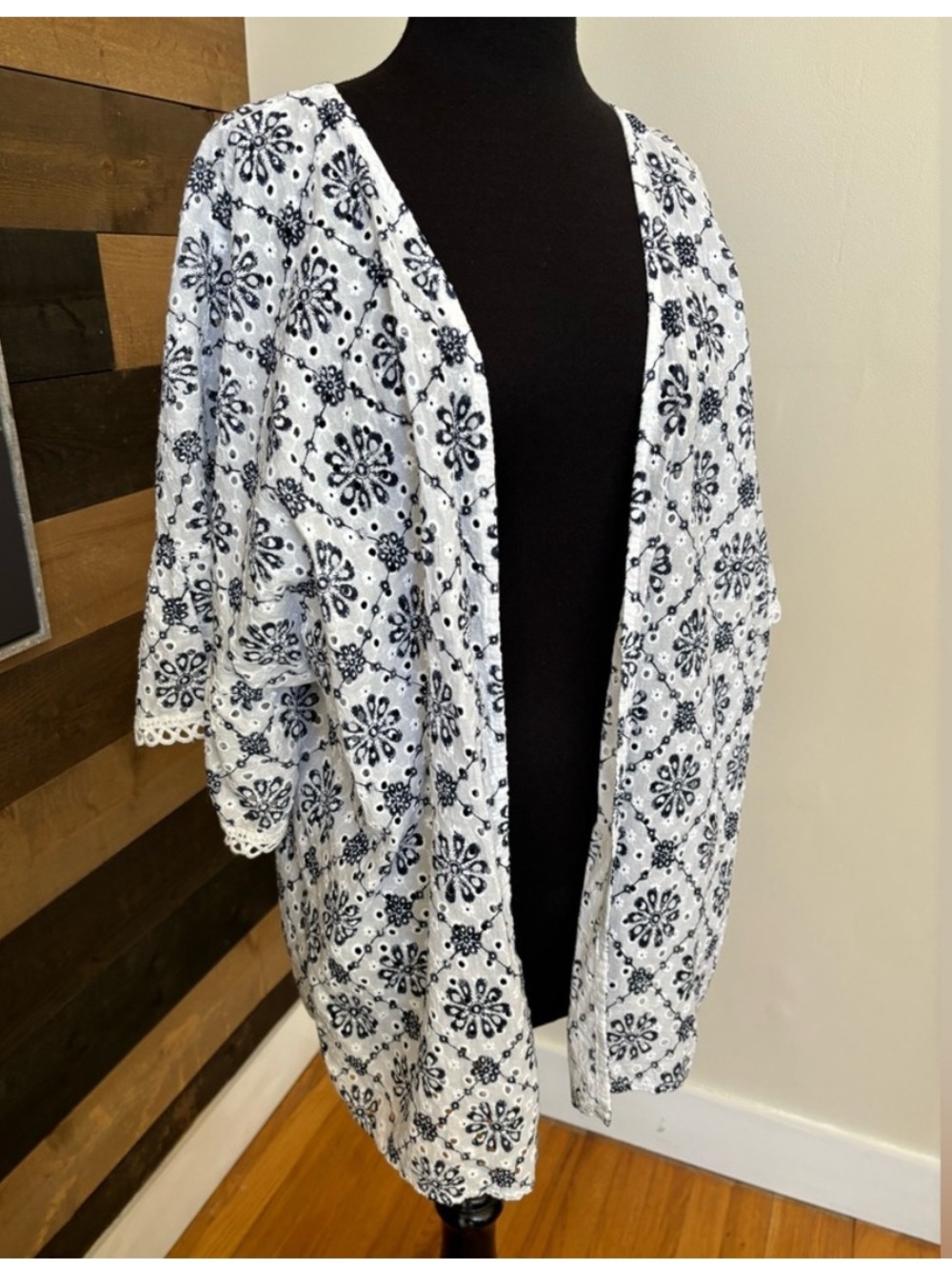Valentina Naldi NEW Eyelet Open Front Kimono Jacket White Navy Floral One Size